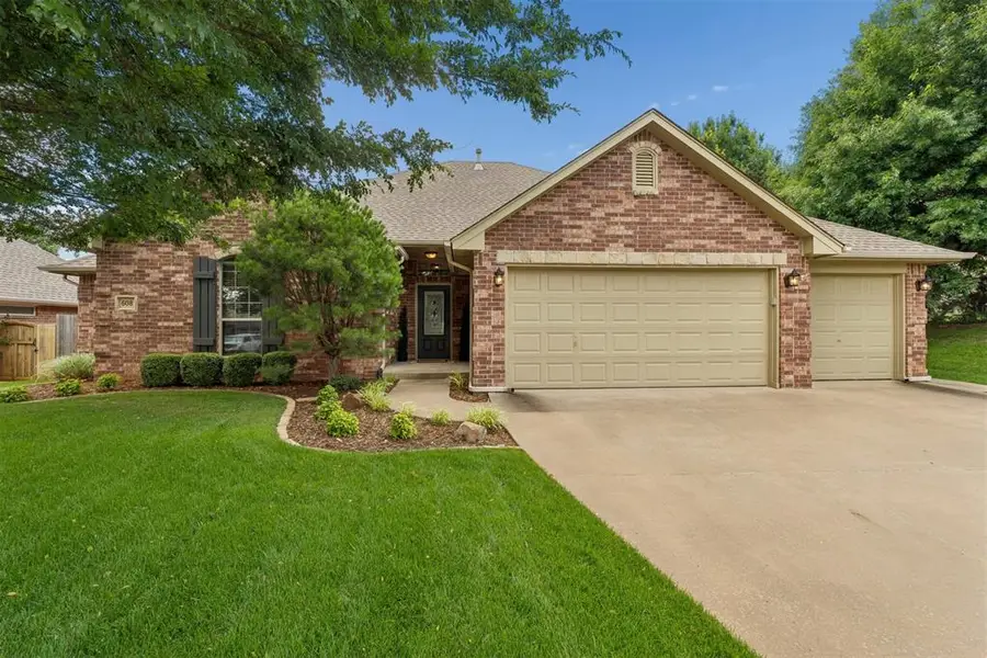 608 Ash Grove Circle, Edmond, OK 73003 - #2