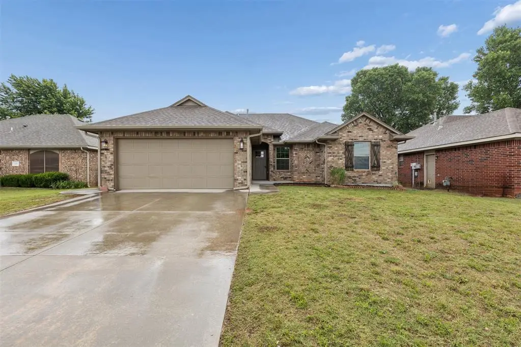 512 S Castle Ridge Lane, Mustang, OK 73064 - #1