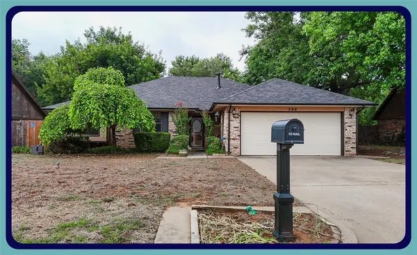 208 SE 30th Street, Moore, OK 73160