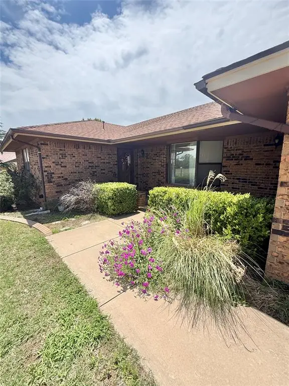 905 N Ann Street, Granite, OK 73547 - #2