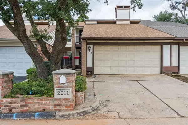 2011 Three Stars Road, Edmond, OK 73034