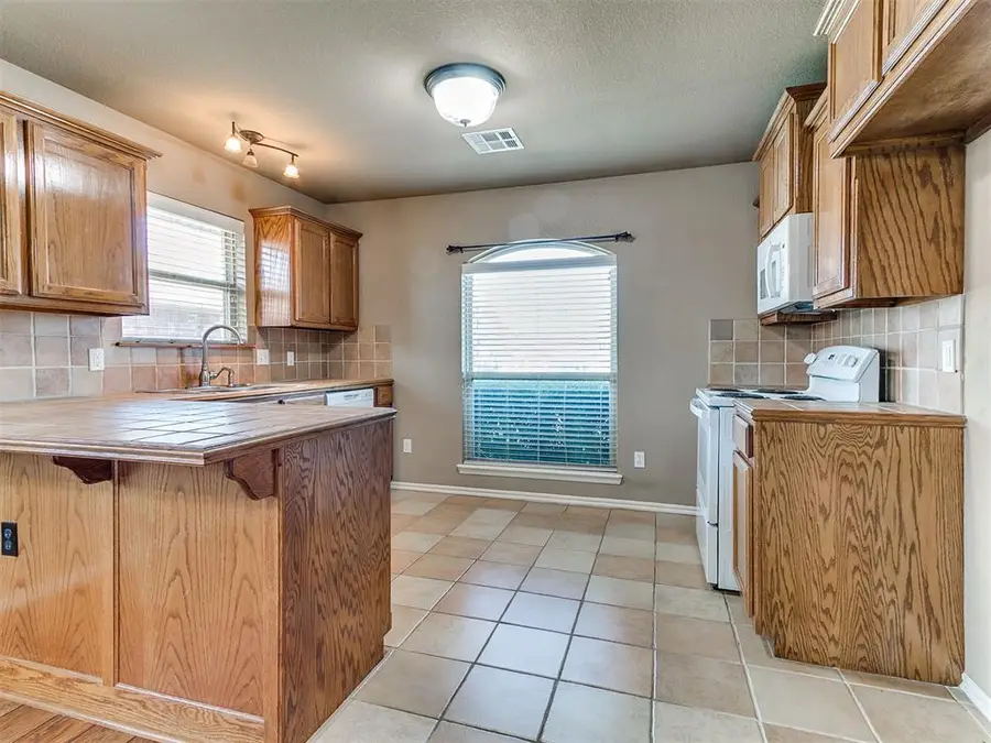 2327 Tortoise Drive, Oklahoma City, OK 73130 - #2