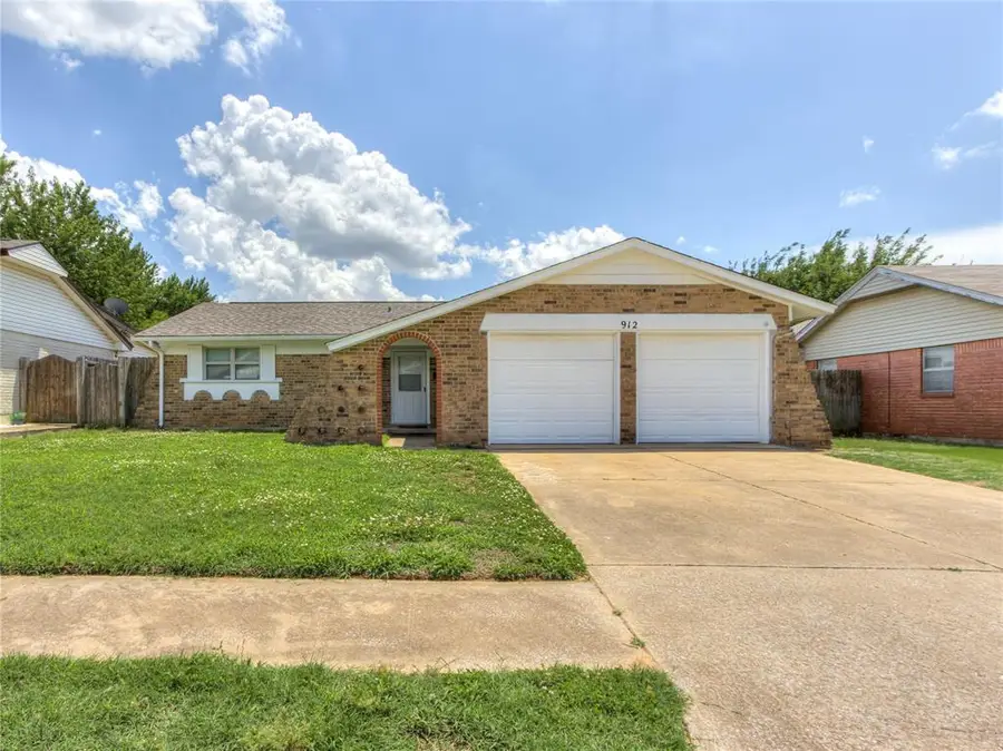 912 Meadowgreen Drive, Midwest City, OK 73110 - #2