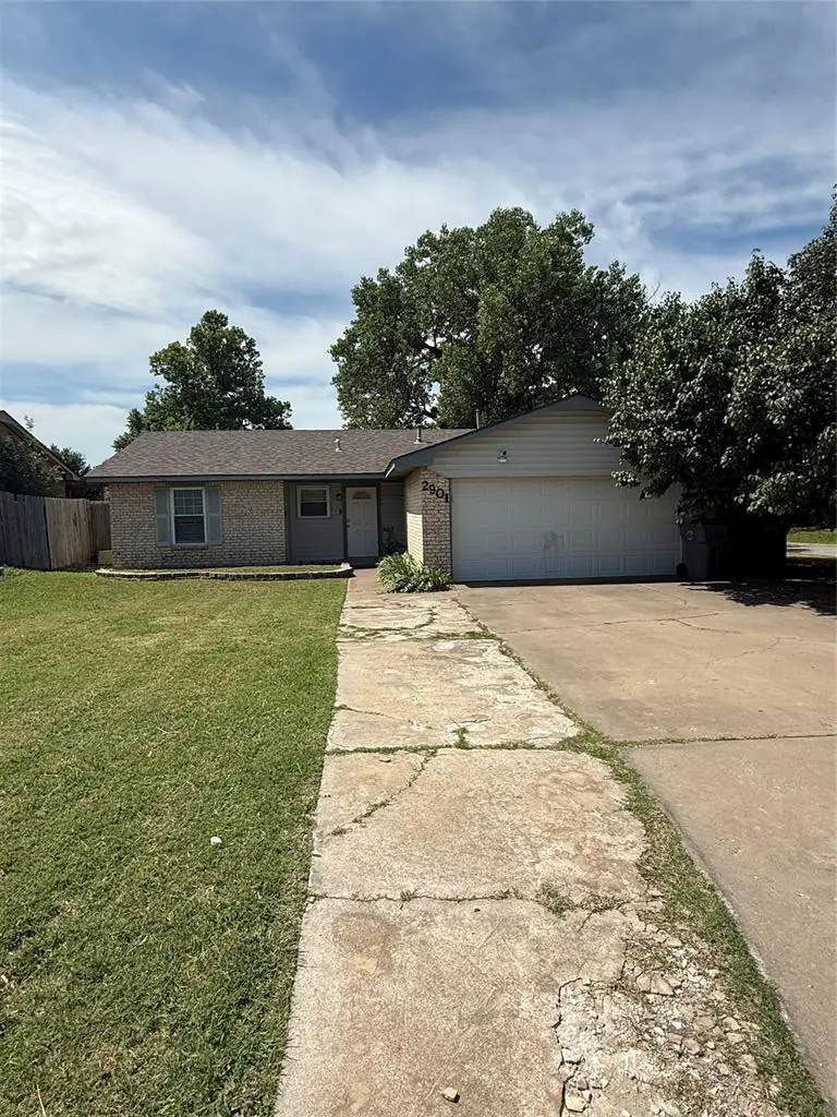 2901 NE Lakeview Circle, Lawton, OK 73507 - #2