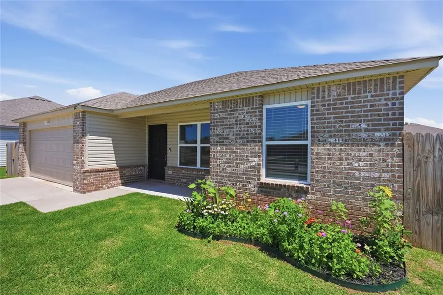 625 W Lola Drive, Mustang, OK 73064 - #2
