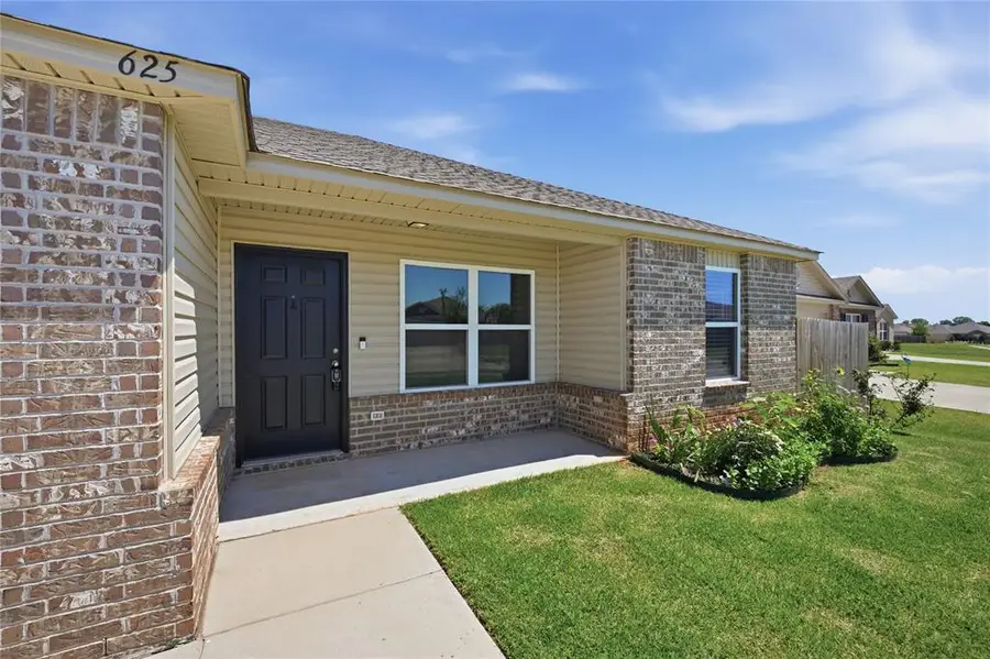 625 W Lola Drive, Mustang, OK 73064 - #3