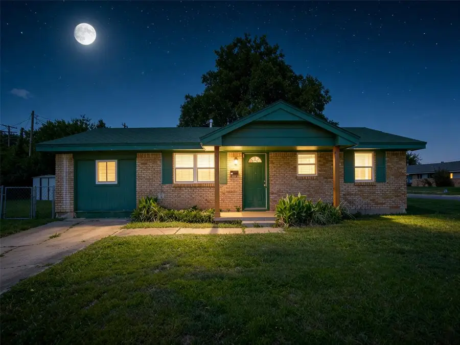 901 SW 3rd Street, Moore, OK 73160 - #2
