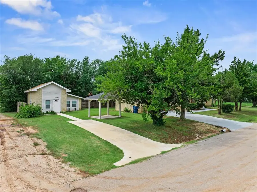 1223 E Vilas Avenue, Guthrie, OK 73044 - #2