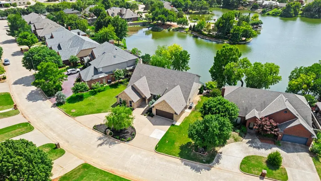 6901 N Waterwood Way, Warr Acres, OK 73132 - #1