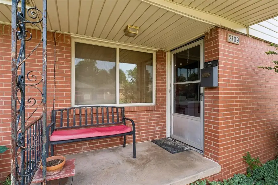 2109 Henderson Drive, Edmond, OK 73013 - #2