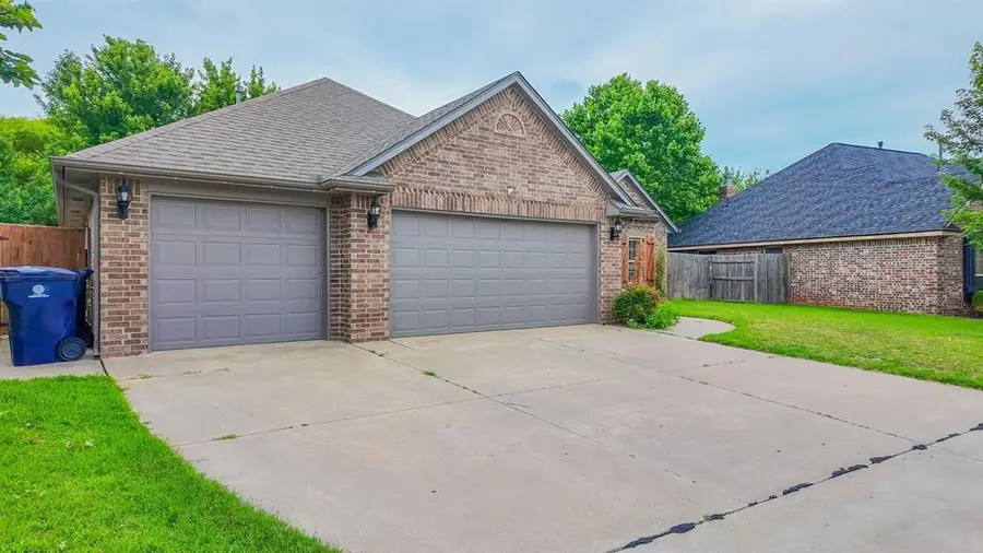 9109 NW 81st Street, Yukon, OK 73099 - #3
