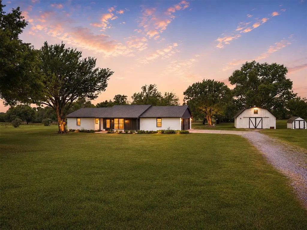 1015 N Midwest Boulevard, Guthrie, OK 73044 - #1