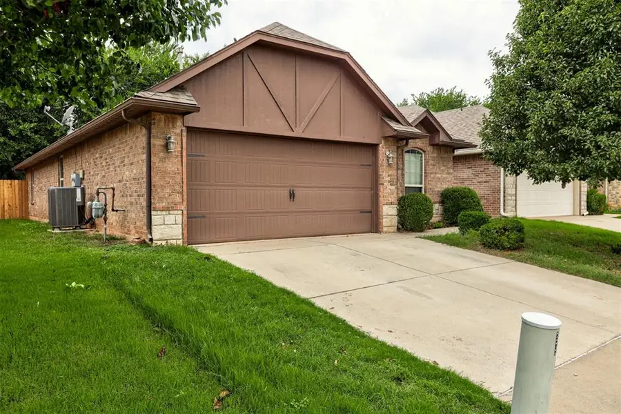 801 Doe Trail, Edmond, OK 73012 - #3