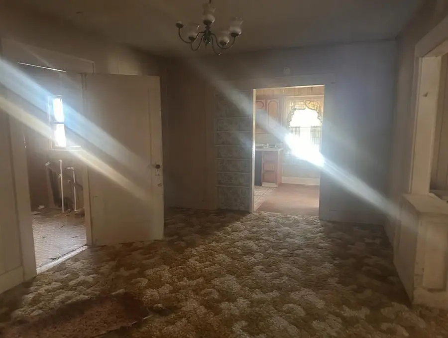 924 S 13th Street, Chickasha, OK 73018 - #2