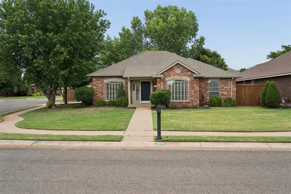 1771 Olde School Point, Edmond, OK 73012