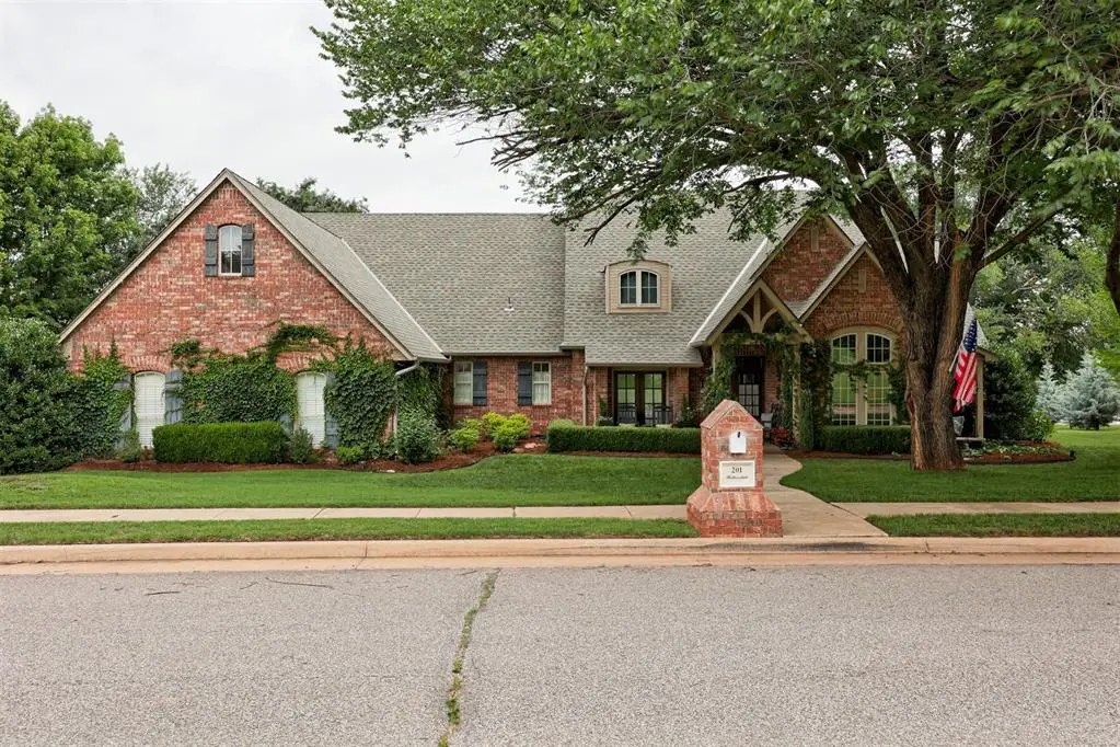 201 Hollowdale Circle, Edmond, OK 73003 - #1