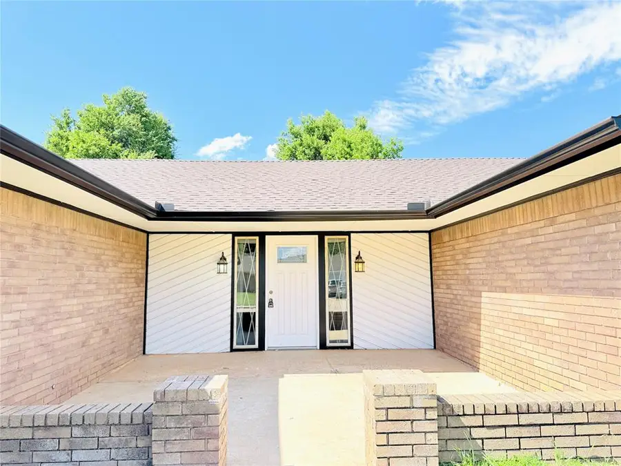 121 W Vail Drive, Yukon, OK 73099 - #2