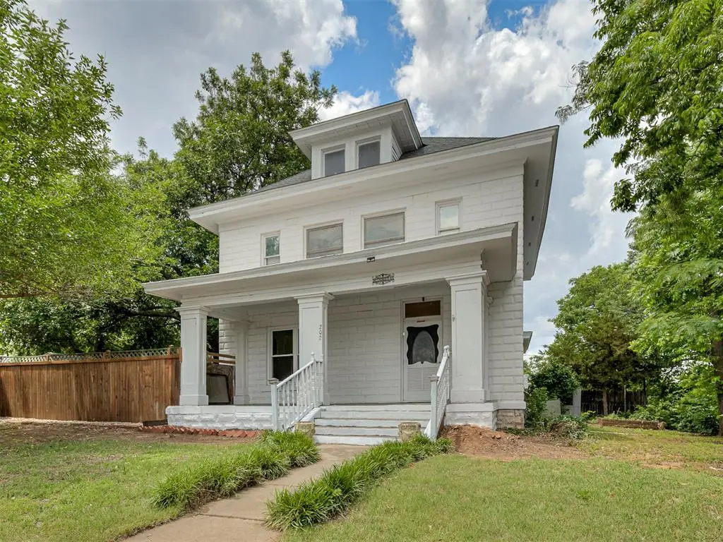 202 S Roberts Avenue, El Reno, OK 73036 - #1