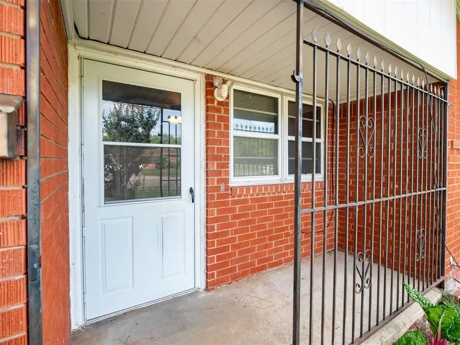 1700 N Janeway Avenue, Moore, OK 73160 - #2