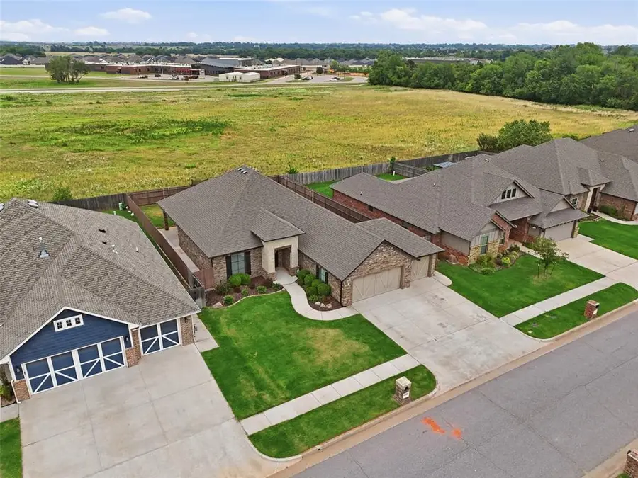 4520 Mccann Avenue, Mustang, OK 73064 - #3