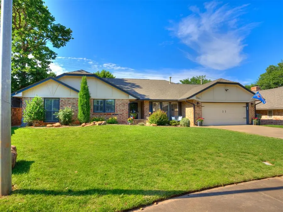 2201 Tredington Way, Edmond, OK 73034 - #2
