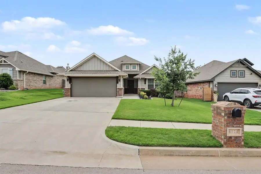 6124 Oxnard Street, Edmond, OK 73034 - #2