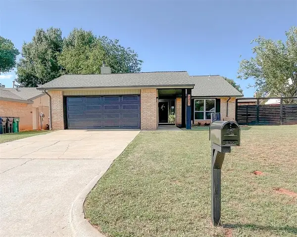 2401 Appleway Street, Edmond, OK 73013