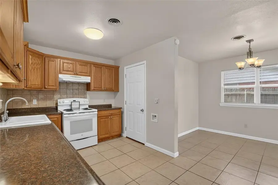 820 S Scott Street, Del City, OK 73115 - #3