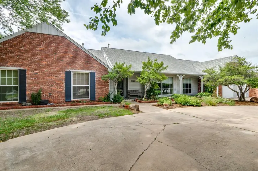 2924 Cornwall Place, Oklahoma City, OK 73120 - #3