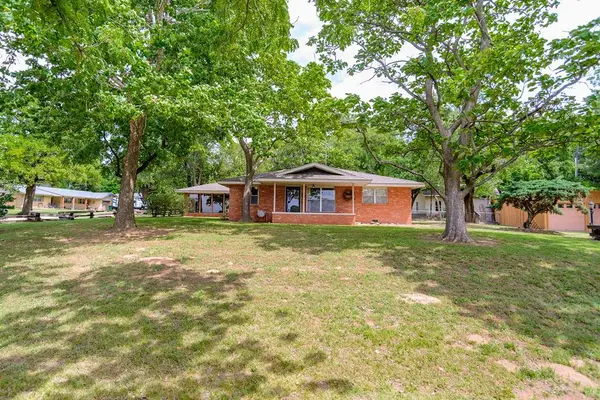 321 W Knipe Avenue, Perkins, OK 74059