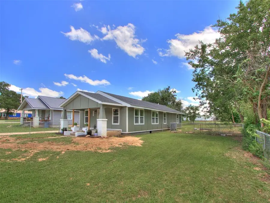 910 W Park Street, Tecumseh, OK 74873 - #3