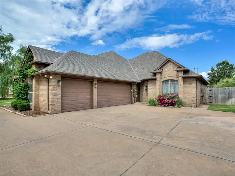 14808 Maplelake Drive, Edmond, OK 73013 - #2