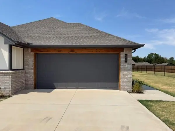 525 Wimbledon Road, Edmond, OK 73003