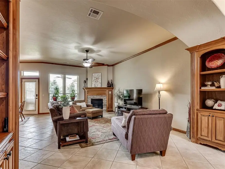 408 Mohawk Trail, Edmond, OK 73003 - #3