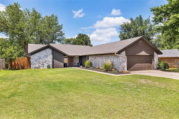 608 SW 25th Place, El Reno, OK 73036