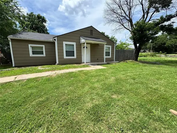 2411 N Clarke Street, Choctaw, OK 73020