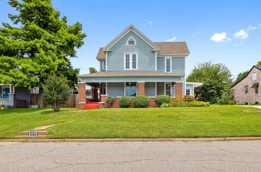 811 S Barker Avenue, El Reno, OK 73036 - #2