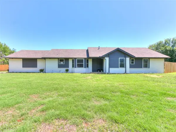 10820 Blue Fox Drive, Edmond, OK 73025