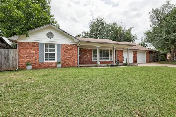 2304 Barclay Road, The Village, OK 73120