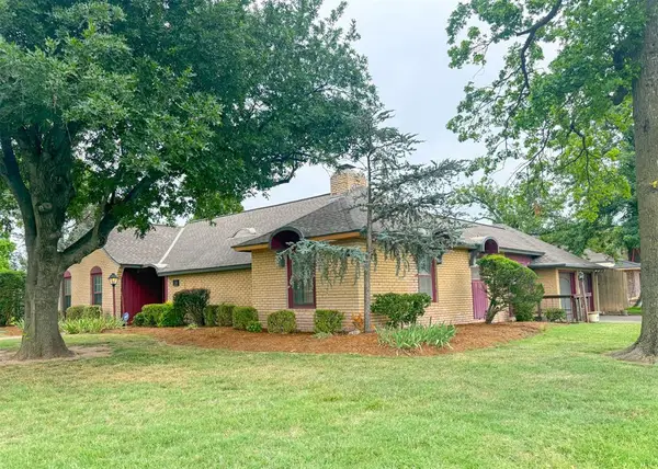 1816 Huntington Avenue, Nichols Hills, OK 73116