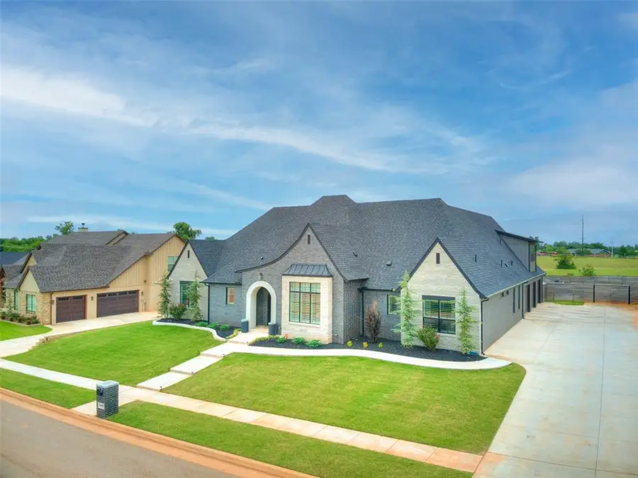 4400 Rustic Trail, Moore, OK 73160 - #2