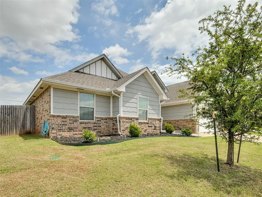 16028 Mendoza Drive, Edmond, OK 73013 - #2