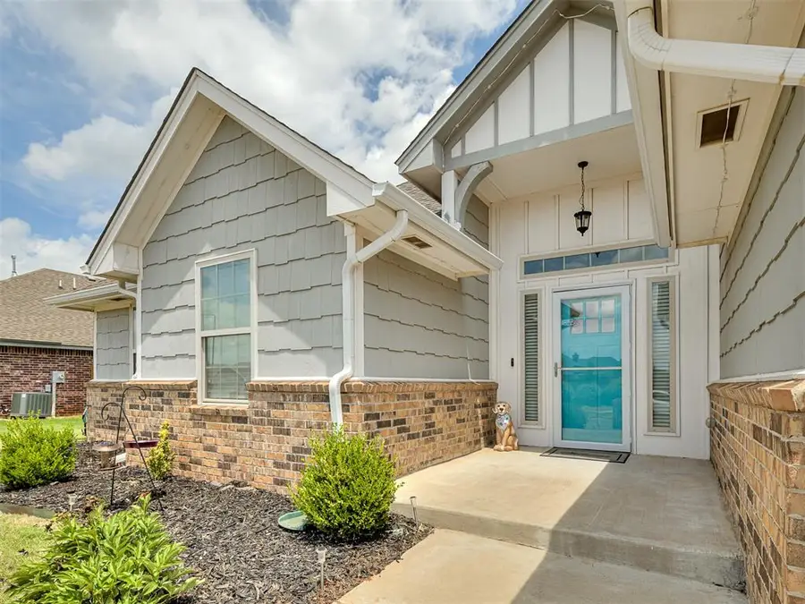 16028 Mendoza Drive, Edmond, OK 73013 - #3