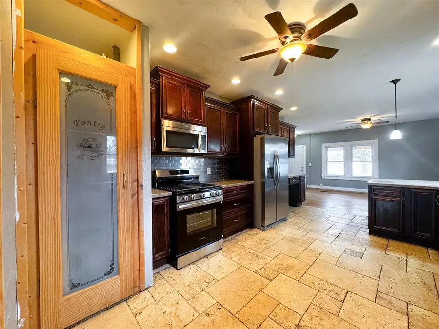 504 N Walnut Street, Seiling, OK 73663 - #3