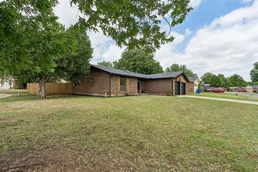 803 Hawthorne Lane, Edmond, OK 73003 - #3