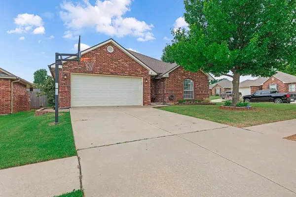 12524 SW 12th Street, Yukon, OK 73099