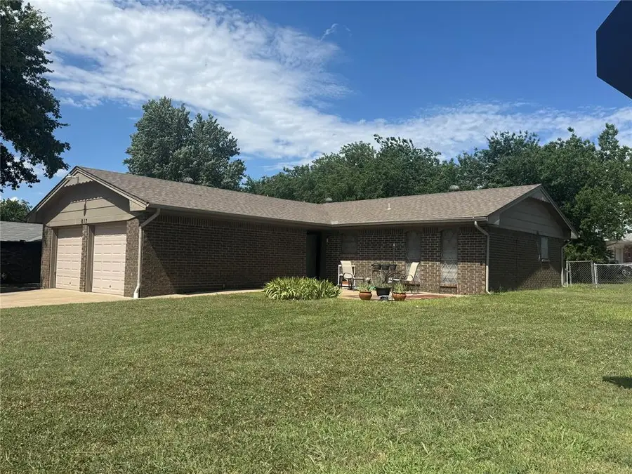 817 Glenwood Drive, Yukon, OK 73099 - #2
