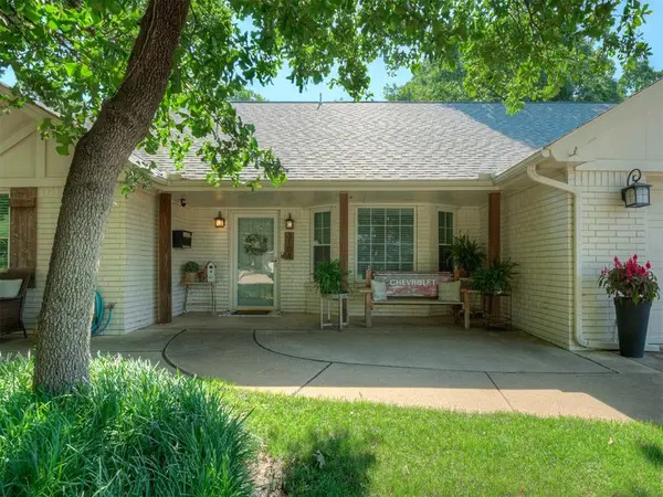 3104 N Briarwood Avenue, Bethany, OK 73008