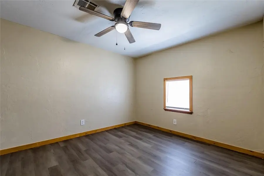 1005 N Adams Avenue, Elk City, OK 73644 - #2