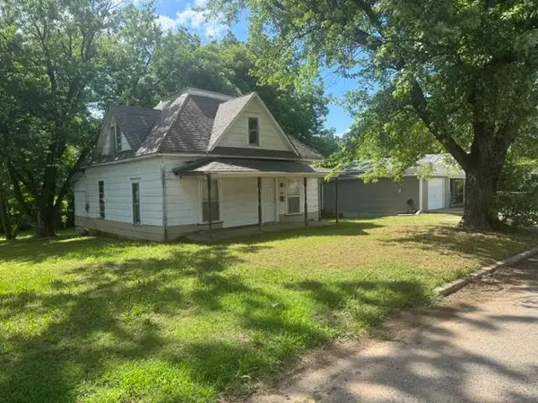 324 N Cleveland Avenue, Shawnee, OK 74801